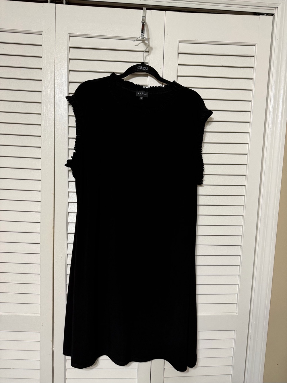 Nicole Miller Black Sleeveless Midi Shift Dress
